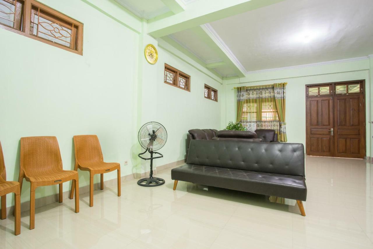 Oyo 1419 Rhona Guest House Syariah Yogyakarta Eksteriør bilde